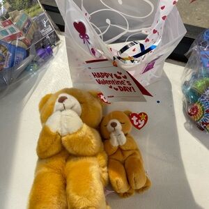 Ty Plush Bears New mommy and daddy are praying together, Valentine's Day present